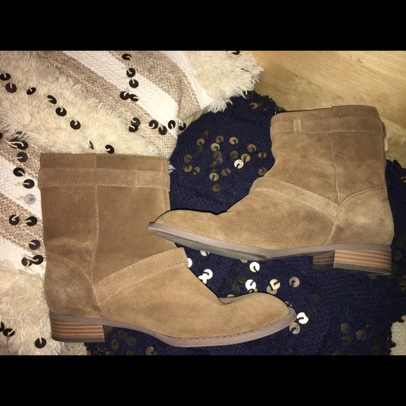 Liz & Co. Desert Boots - Picture 3 of 3